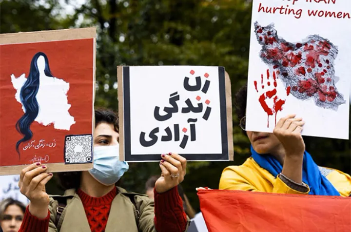 نمایش آثار هنرمندان ایرانی کانادایی و سخنرانی درباره جنبش آزادی زنان در کتابخانه ریچموندهیل